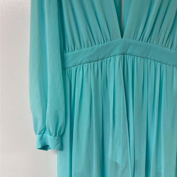 Bebe baby blue flowy bodysuit size medium - Picture 4 of 6